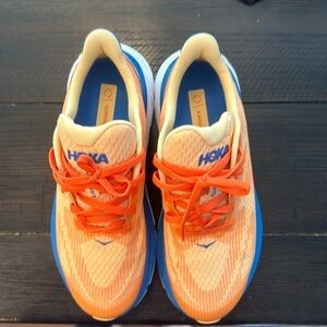 HOKA Clifton 9 size 4.5MD worn only once!